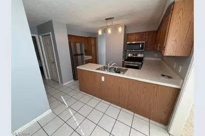240 Steeplechase, Wickliffe, OH 44092 - Photo 6