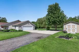 10650 Holi Dale Dr, Chardon, OH 44024 - Photo 38