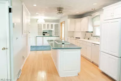 193 Greentree Drive, St Clairsville, OH 43950 - Photo 2