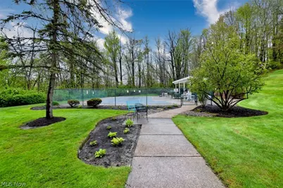 5009 Nob Hill Drive #B2, Chagrin Falls, OH 44022 - Photo 22