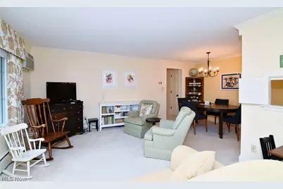 5009 Nob Hill Drive #B2, Chagrin Falls, OH 44022 - Photo 4