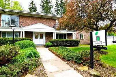 5009 Nob Hill Drive #B2, Chagrin Falls, OH 44022 - Photo 1