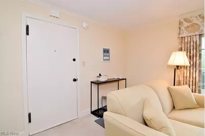 5009 Nob Hill Drive #B2, Chagrin Falls, OH 44022 - Photo 2