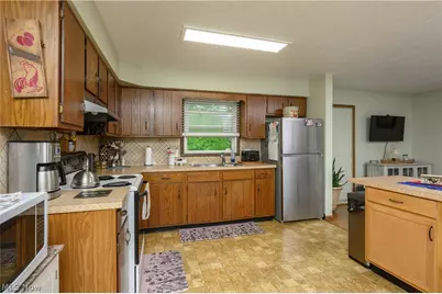 824-826 Reno Drive, Louisville, OH 44641 - Photo 2