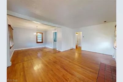 1560 Biltmore Road, Lyndhurst, OH 44124 - Photo 4