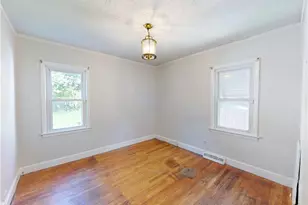 1560 Biltmore Rd, Lyndhurst, OH 44124 - Photo 16