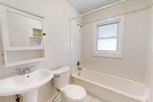 1560 Biltmore Rd, Lyndhurst, OH 44124 - Photo 14