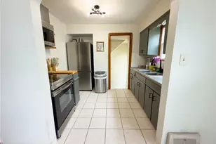 13606 Wainstead Ave, Loveland, OH 44111 - Photo 6