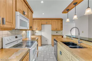 478 Tamiami Trail, Akron, OH 44303 - Photo 6