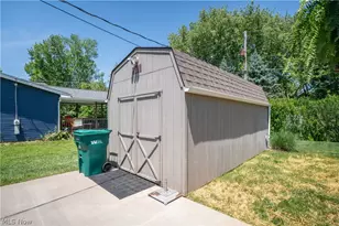 8026 Garnet Ave NE, Canton, OH 44721 - Photo 38