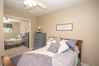 8026 Garnet Avenue NE, Canton, OH 44721 - Photo 18