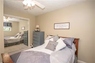 8026 Garnet Ave NE, Canton, OH 44721 - Photo 18