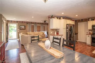 8026 Garnet Ave NE, Canton, OH 44721 - Photo 8