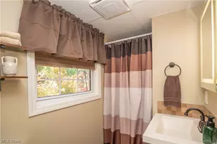 8026 Garnet Ave NE, Canton, OH 44721 - Photo 26