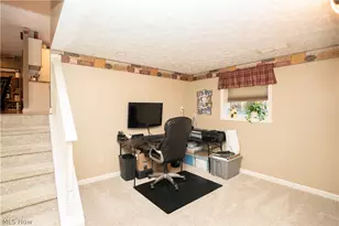 8026 Garnet Ave NE, Canton, OH 44721 - Photo 22