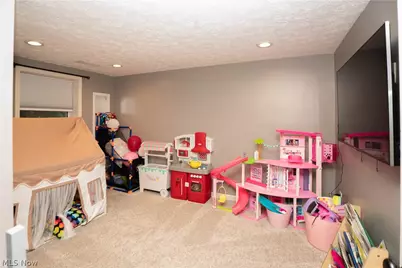 8026 Garnet Avenue NE, Canton, OH 44721 - Photo 24
