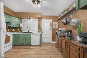 700 Harris Rd, Sheffield Lake, OH 44054 - Photo 10