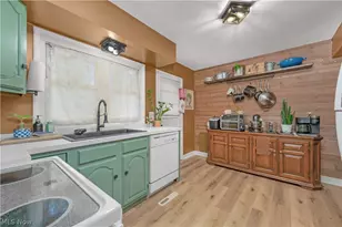 700 Harris Rd, Sheffield Lake, OH 44054 - Photo 12
