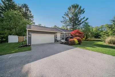 543 N Lake Street, Madison, OH 44057 - Photo 2
