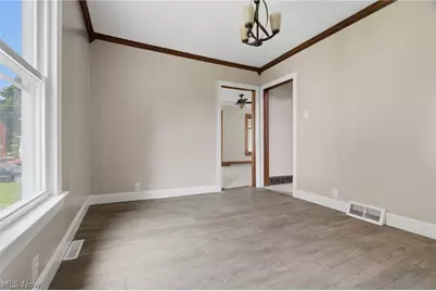 2321 S Arch Avenue S, Alliance, OH 44601 - Photo 8