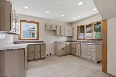 2321 S Arch Avenue S, Alliance, OH 44601 - Photo 10