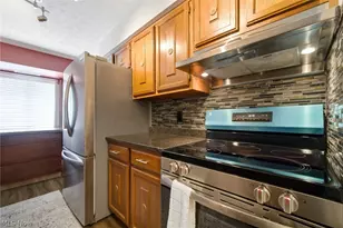 520 Meredith Ln, Cuyahoga Falls, OH 44223 - Photo 14