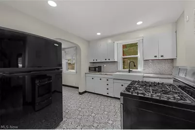 15242 Lake Shore Boulevard, Loveland, OH 44110 - Photo 2