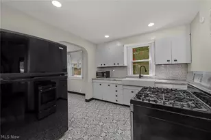 15242 Lakeshore Blvd, Loveland, OH 44110 - Photo 2