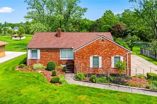 725 Chestnut Rd, Green Hills, OH 44131 - Photo 1