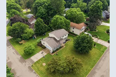 2681 Country Squire Street NW, Uniontown, OH 44685 - Photo 38