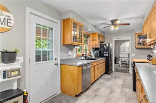 1908 Wallace Ln, Lorain, OH 44053 - Photo 14
