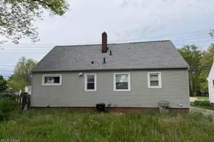 736 E 305th St, Willowick, OH 44095 - Photo 2