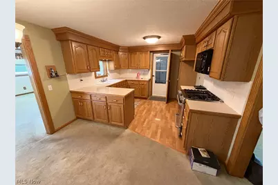 3215 Knollridge Circle NE, Canton, OH 44721 - Photo 8