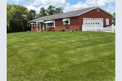 3215 Knollridge Circle NE, Canton, OH 44721 - Photo 2