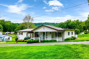 105 Crabapple Ln, Hammondsville, OH 43930 - Photo 2