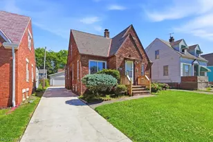 15705 Throckley Ave, Loveland, OH 44128 - Photo 2