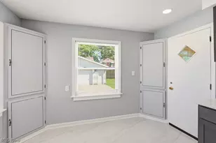 15705 Throckley Ave, Loveland, OH 44128 - Photo 12