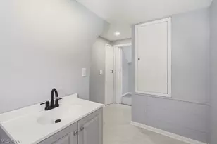 15705 Throckley Ave, Loveland, OH 44128 - Photo 24