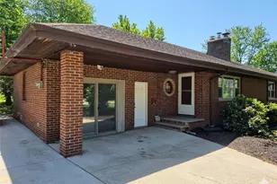 1815 Grantwood Dr, Parma, OH 44134 - Photo 2