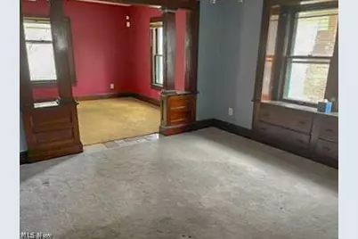 1010 Big Falls Avenue, Akron, OH 44310 - Photo 8