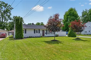 7570 Pinehurst Dr, Mentor on the Lake, OH 44060 - Photo 4