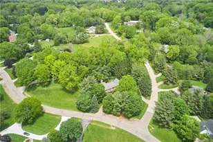853 Robinwood Hills Dr, Bath, OH 44333 - Photo 30