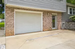 8572 Greenmeadow Ave NW, Canal Fulton, OH 44614 - Photo 4