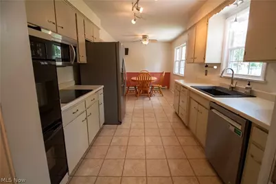 7308 Raccoon Hill Drive, Kirtland, OH 44094 - Photo 8