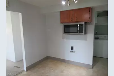 6033 Randy Road, Huber Heights, OH 44146 - Photo 10
