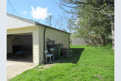 6033 Randy Road, Huber Heights, OH 44146 - Photo 2