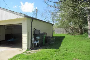 6033 Randy Rd, Huber Heights, OH 44146 - Photo 2