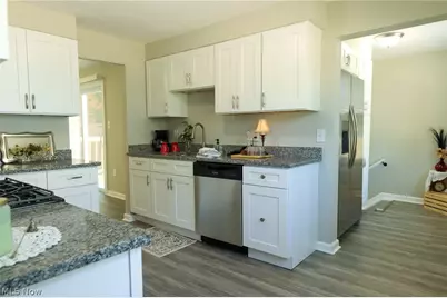 427 South Street, Fairport Harbor, OH 44077 - Photo 8
