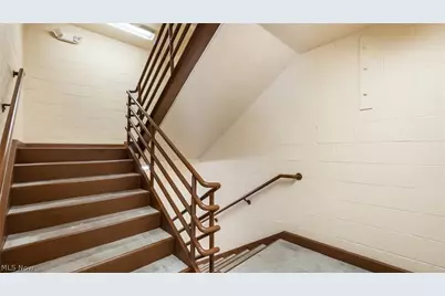 200 N Whitewoman Street, Coshocton, OH 43812 - Photo 32