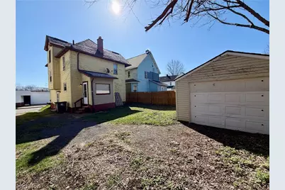 909 Clarendon Avenue SW, Canton, OH 44710 - Photo 8